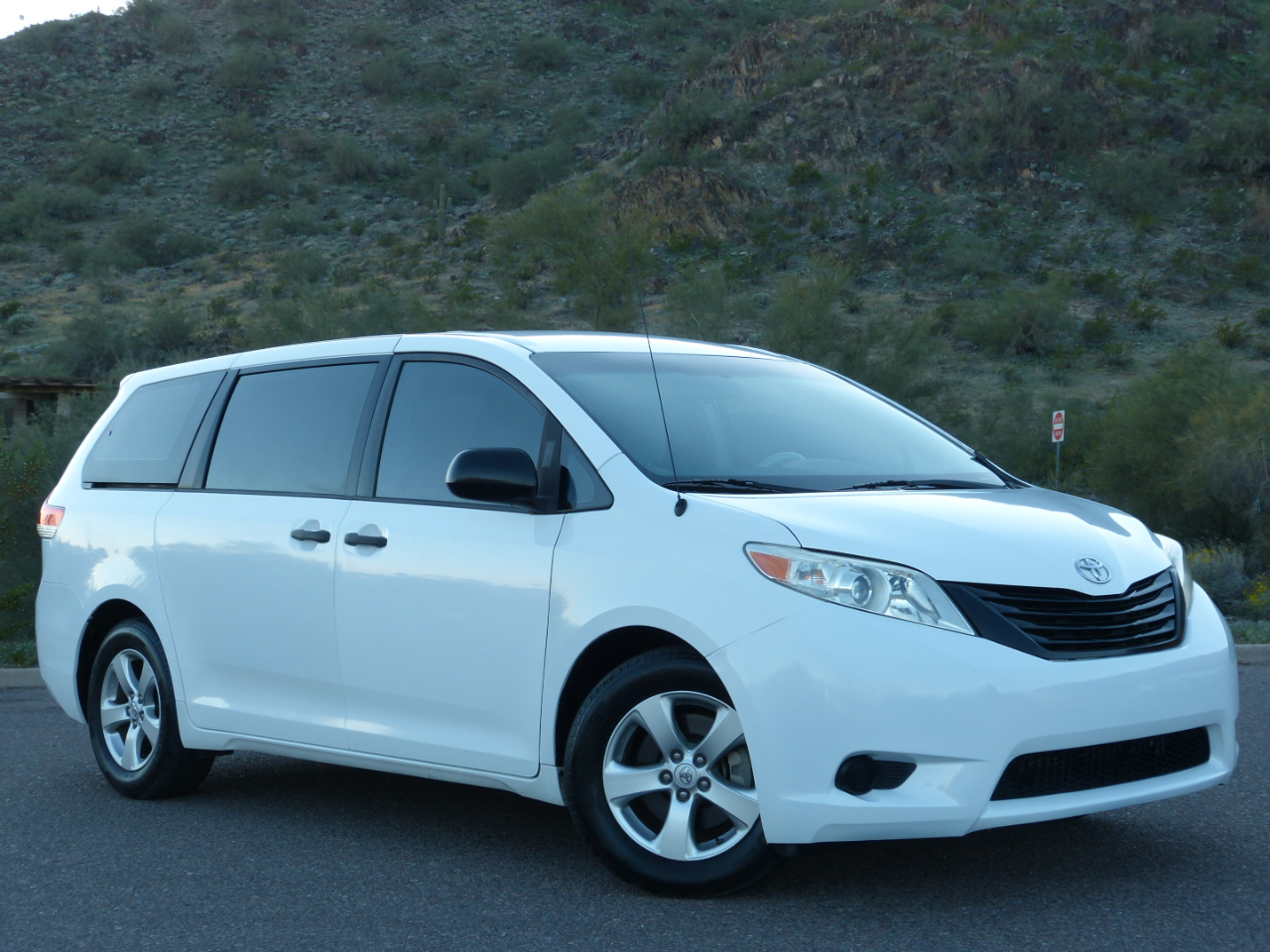 Toyota Sienna FWD 7-Passenger V6 2014