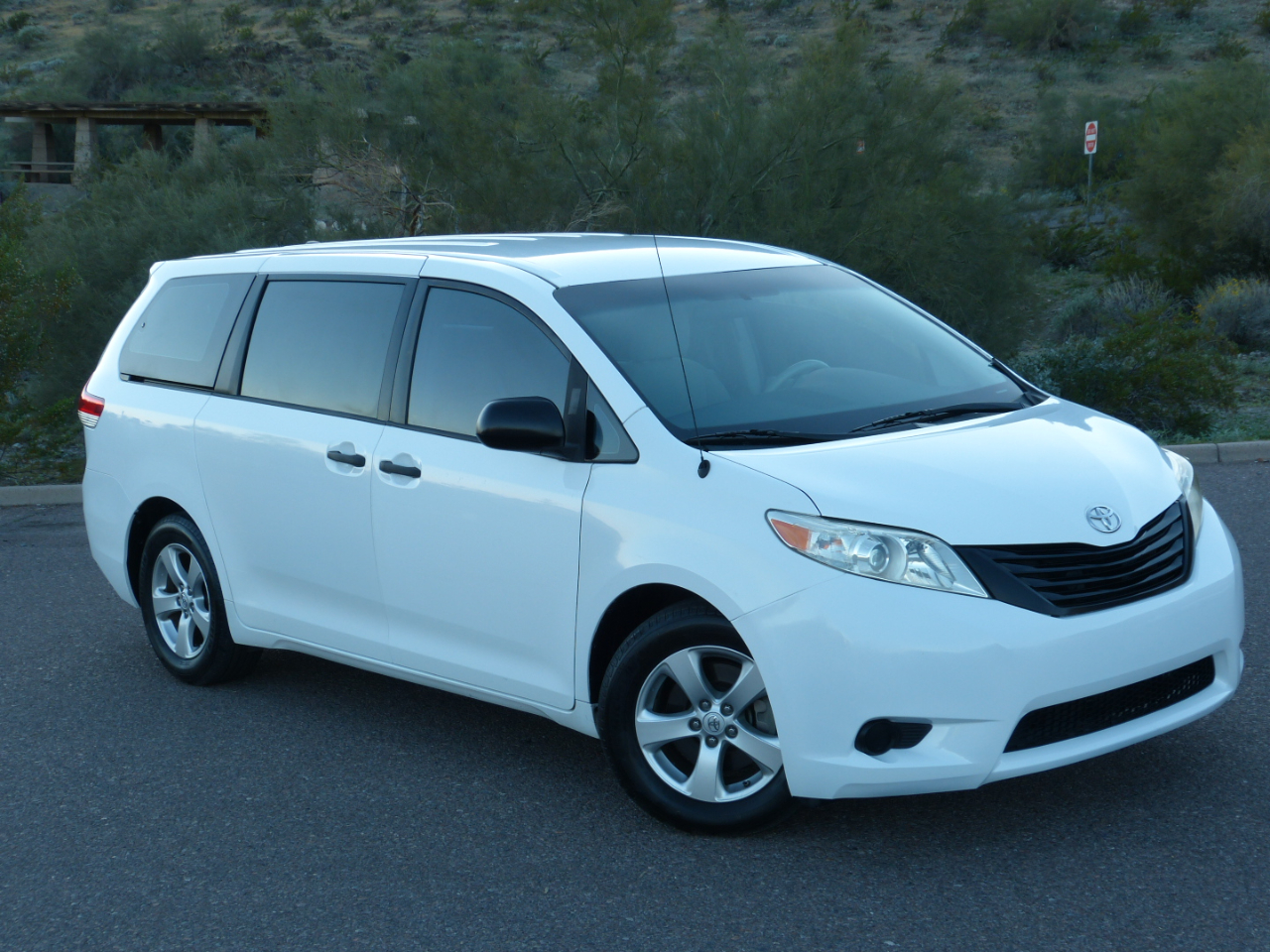 Toyota Sienna FWD 7-Passenger V6 2014
