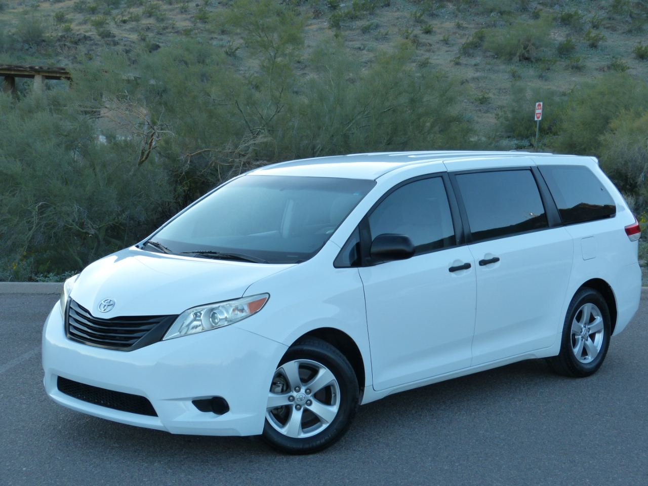Toyota Sienna FWD 7-Passenger V6 2014