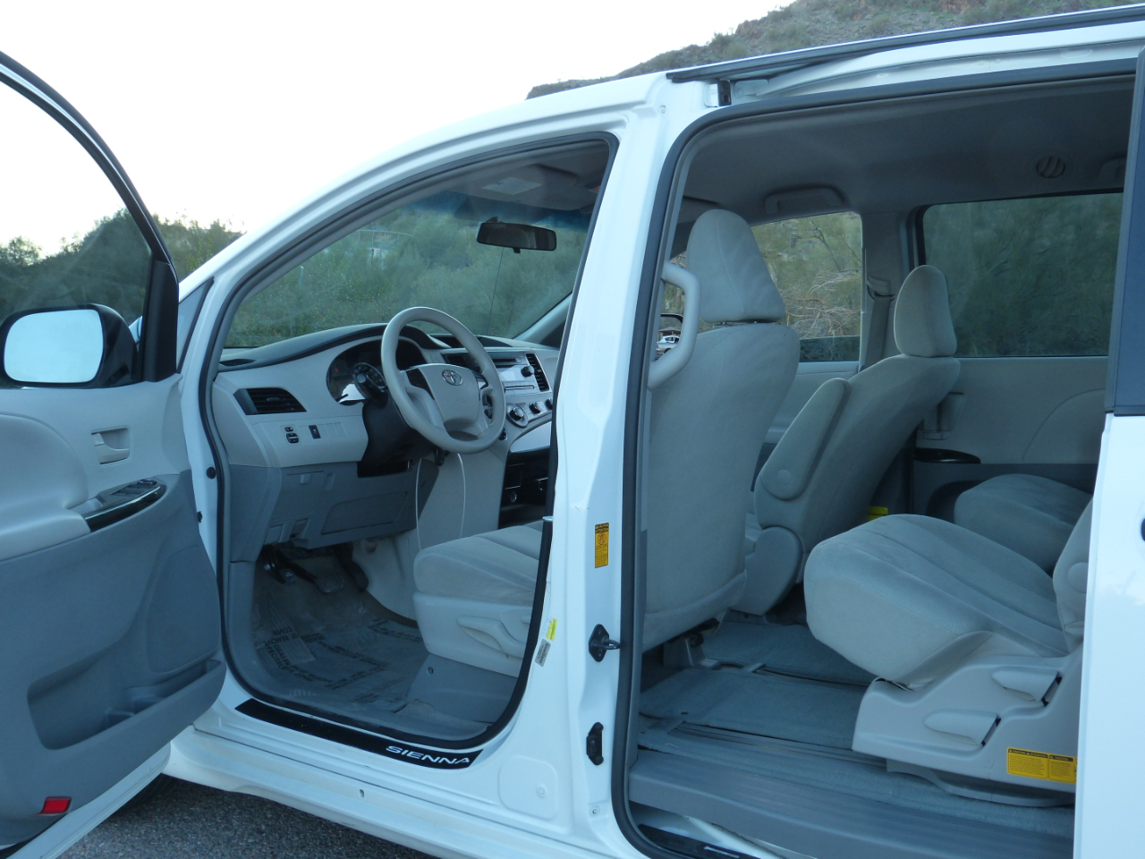 Toyota Sienna FWD 7-Passenger V6 2014