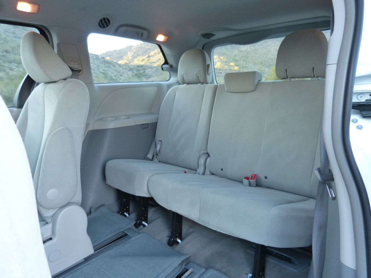Toyota Sienna FWD 7-Passenger V6 2014