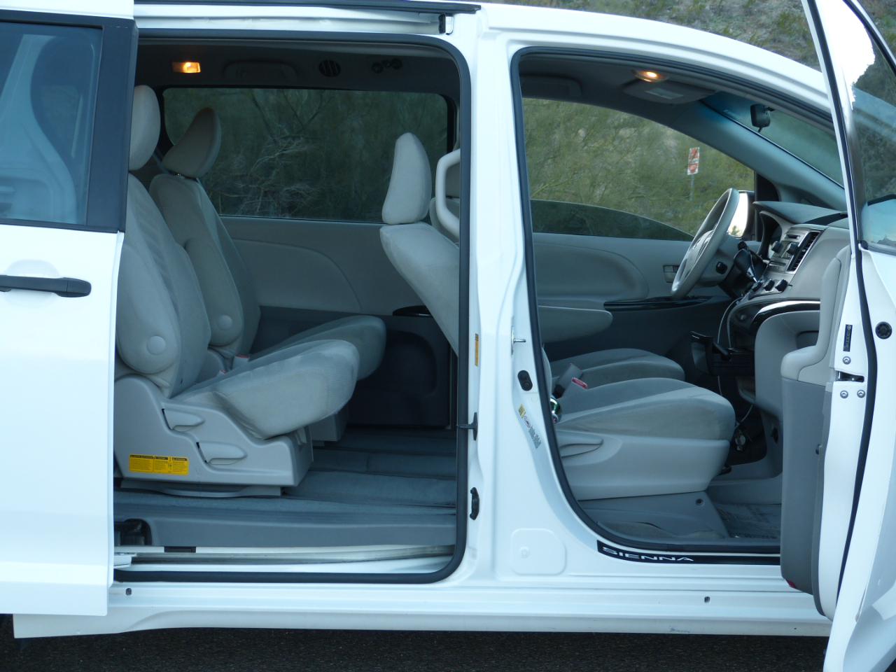 Toyota Sienna FWD 7-Passenger V6 2014