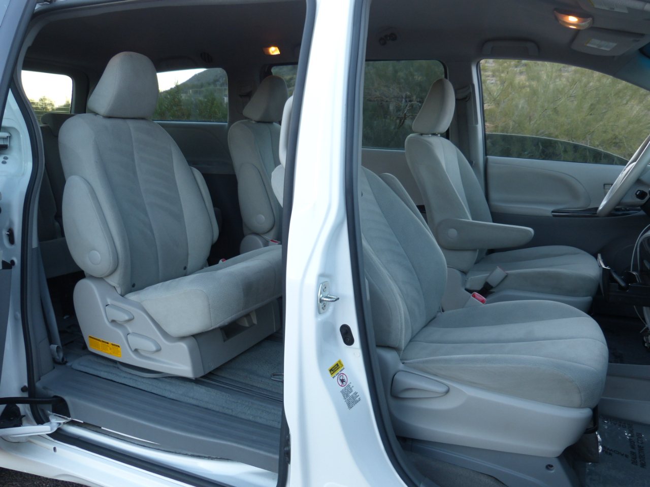 Toyota Sienna FWD 7-Passenger V6 2014