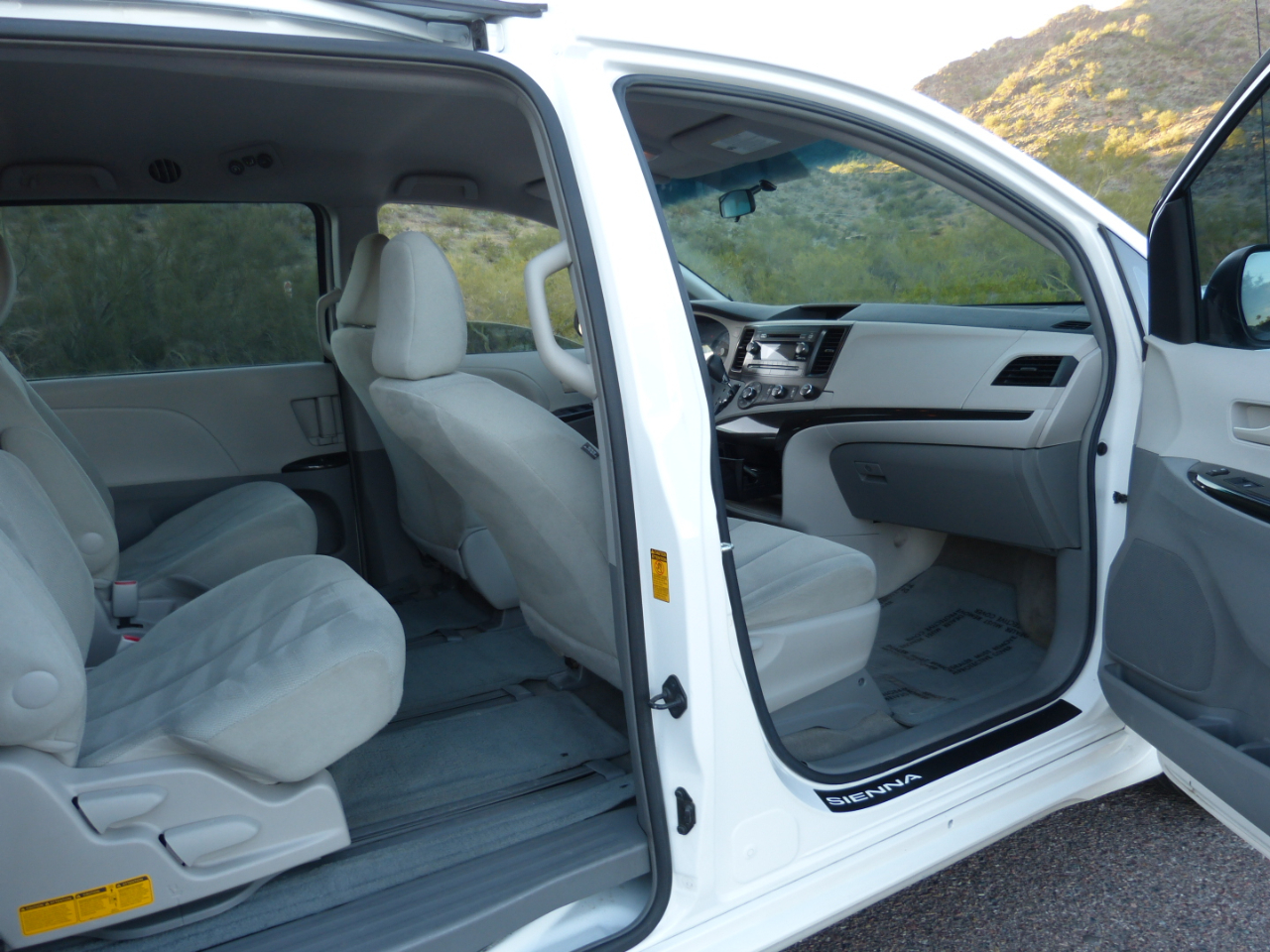 Toyota Sienna FWD 7-Passenger V6 2014