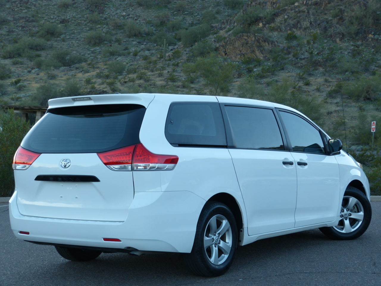 Toyota Sienna FWD 7-Passenger V6 2014