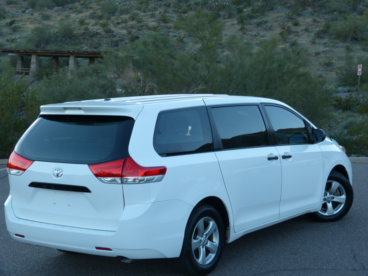 Toyota Sienna FWD 7-Passenger V6 2014