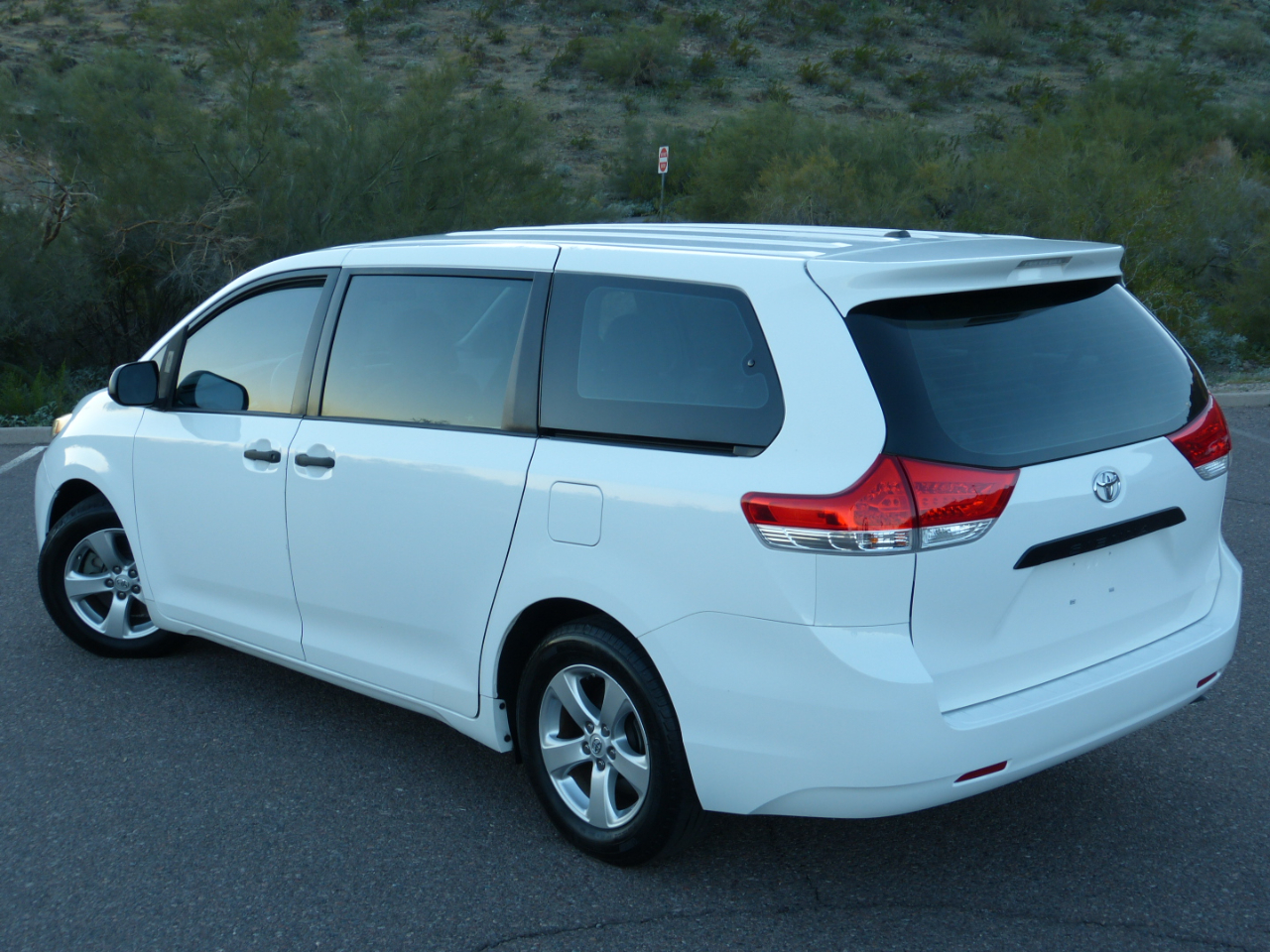 Toyota Sienna FWD 7-Passenger V6 2014