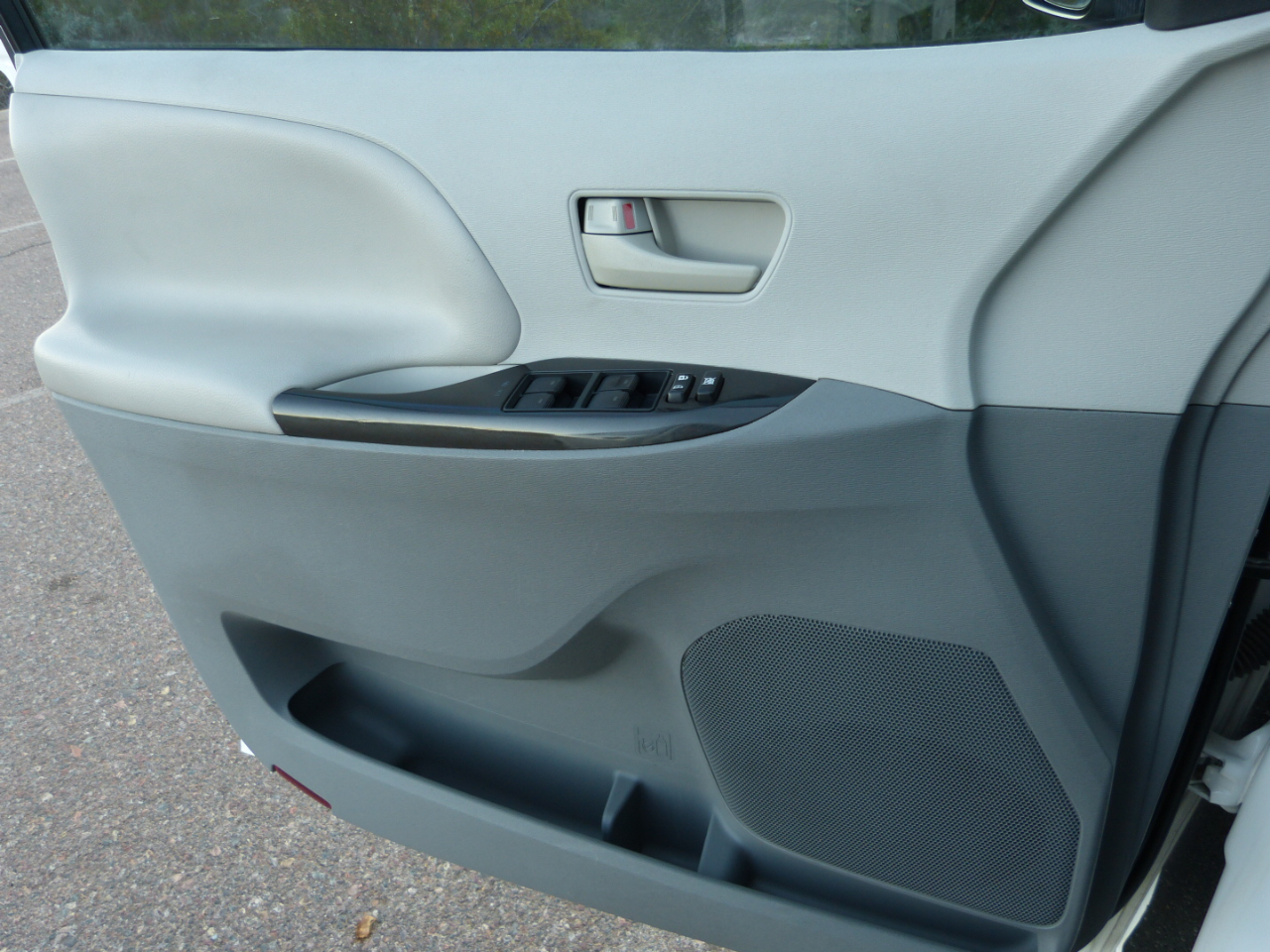 Toyota Sienna FWD 7-Passenger V6 2014