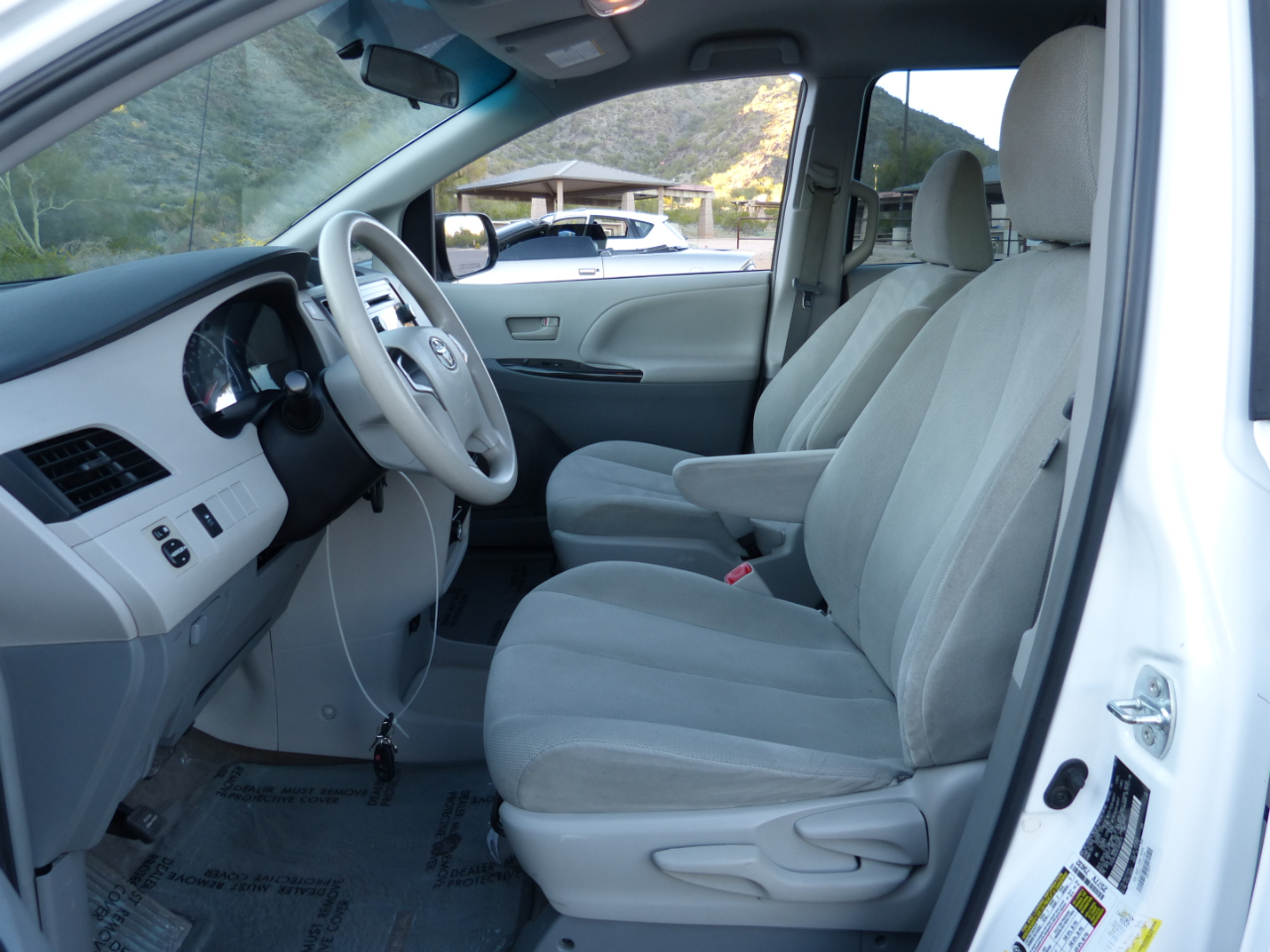 Toyota Sienna FWD 7-Passenger V6 2014