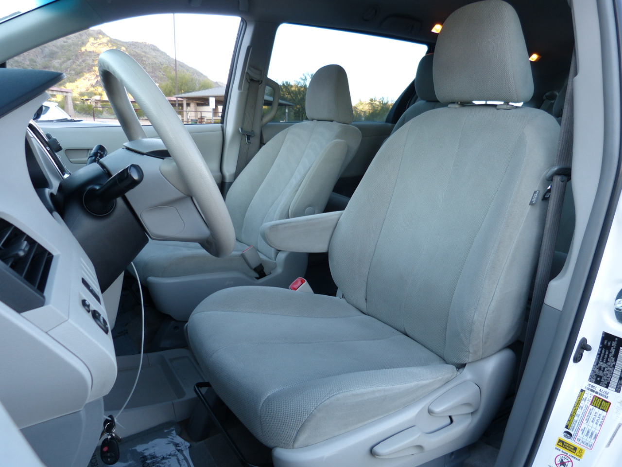 Toyota Sienna FWD 7-Passenger V6 2014