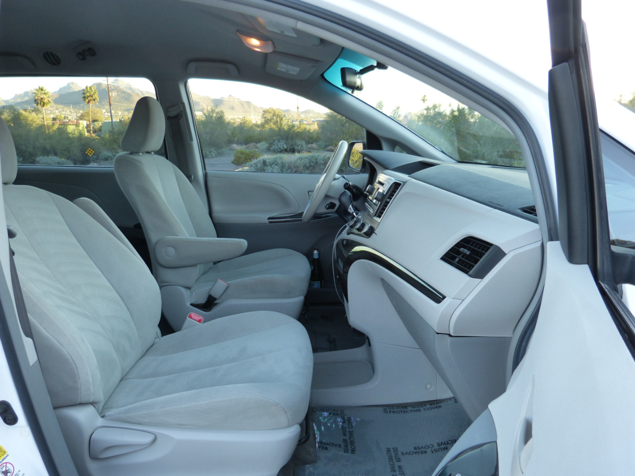 Toyota Sienna FWD 7-Passenger V6 2014