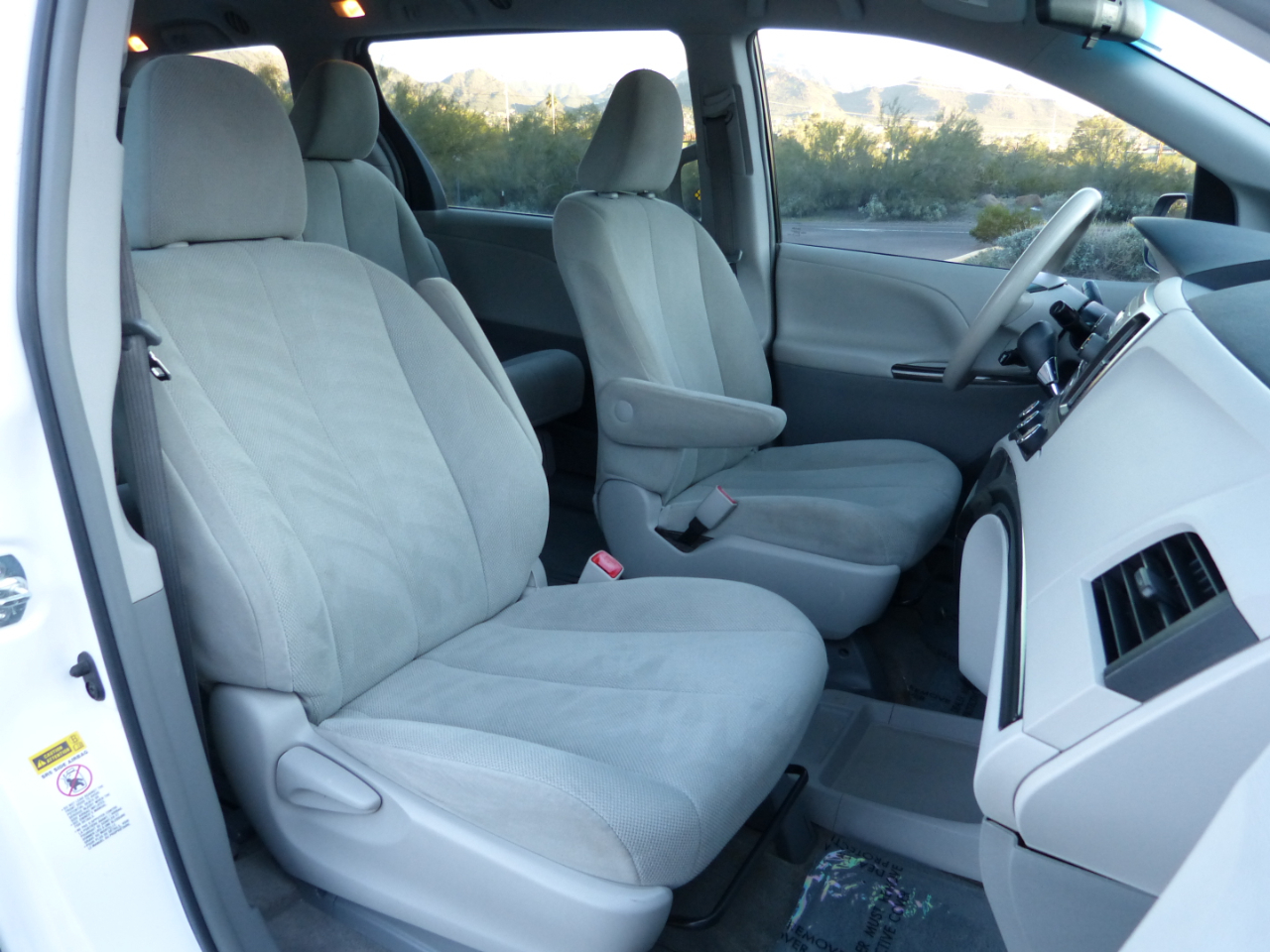 Toyota Sienna FWD 7-Passenger V6 2014