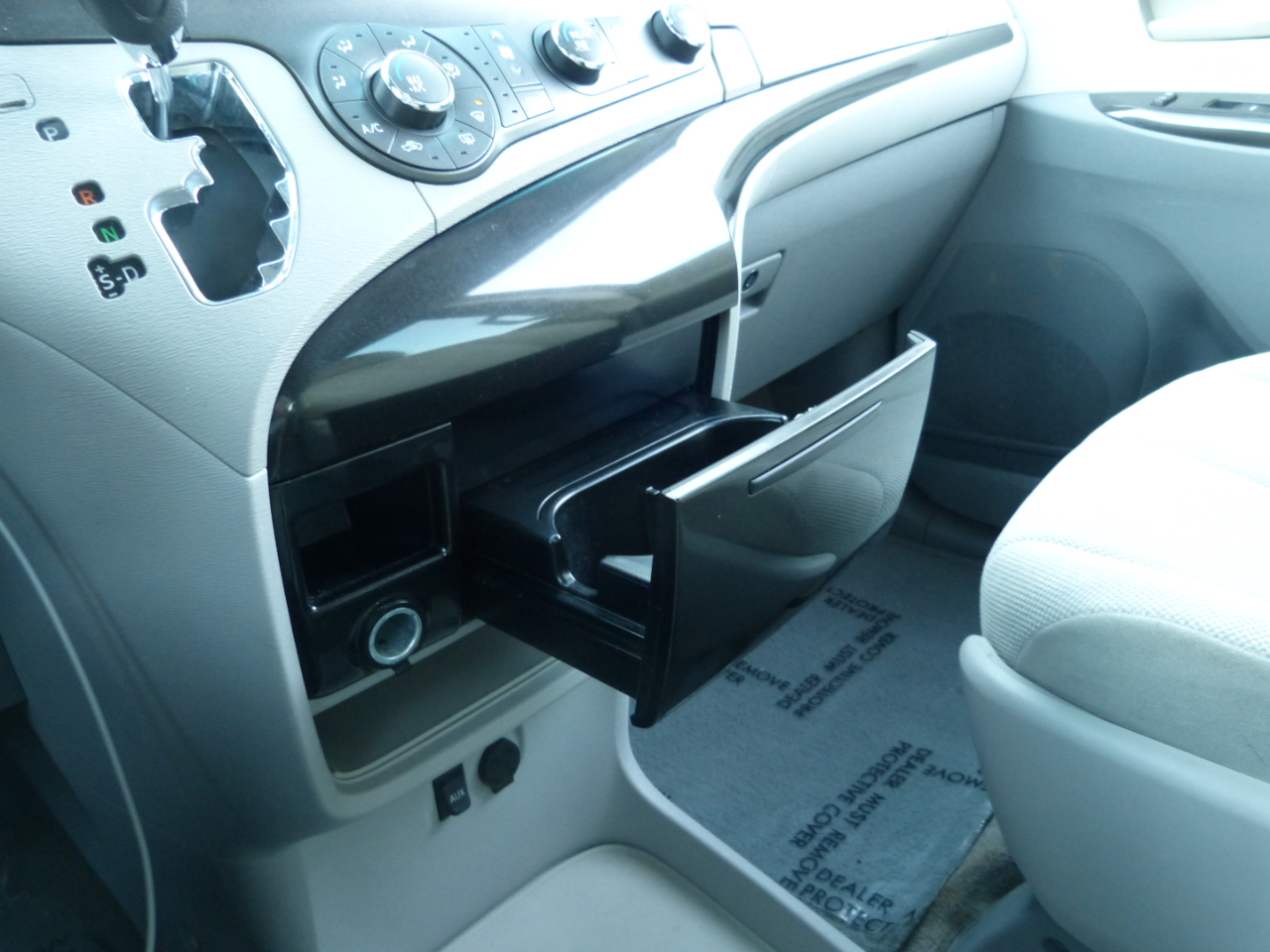 Toyota Sienna FWD 7-Passenger V6 2014