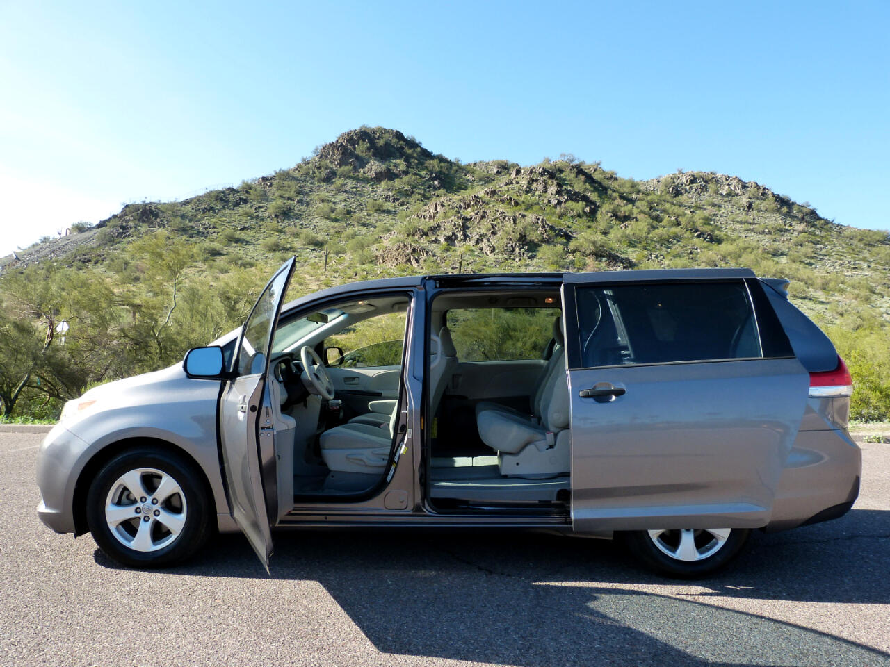 Toyota Sienna FWD 7-Passenger V6 2014