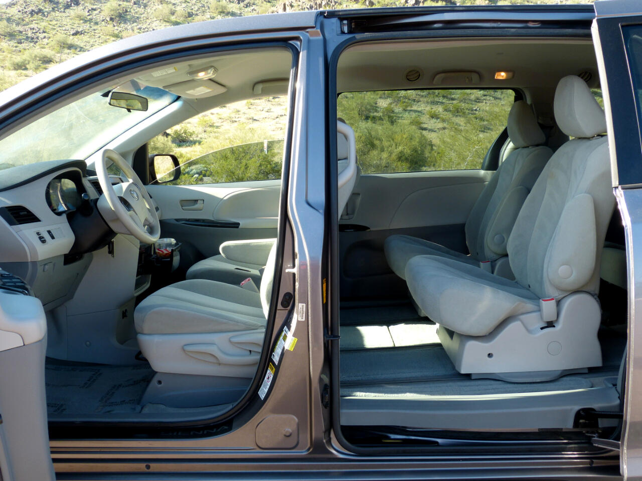 Toyota Sienna FWD 7-Passenger V6 2014