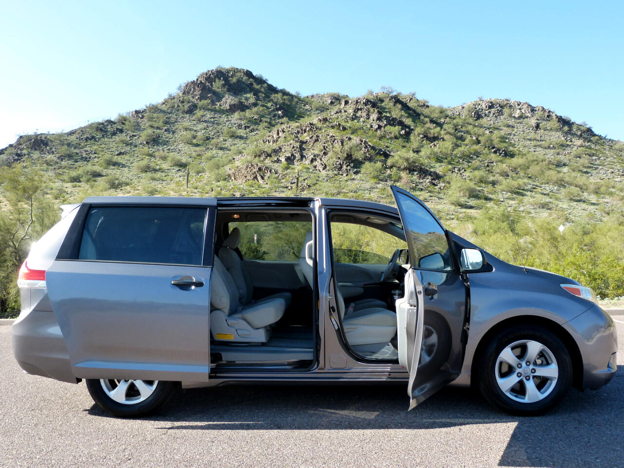 Toyota Sienna FWD 7-Passenger V6 2014