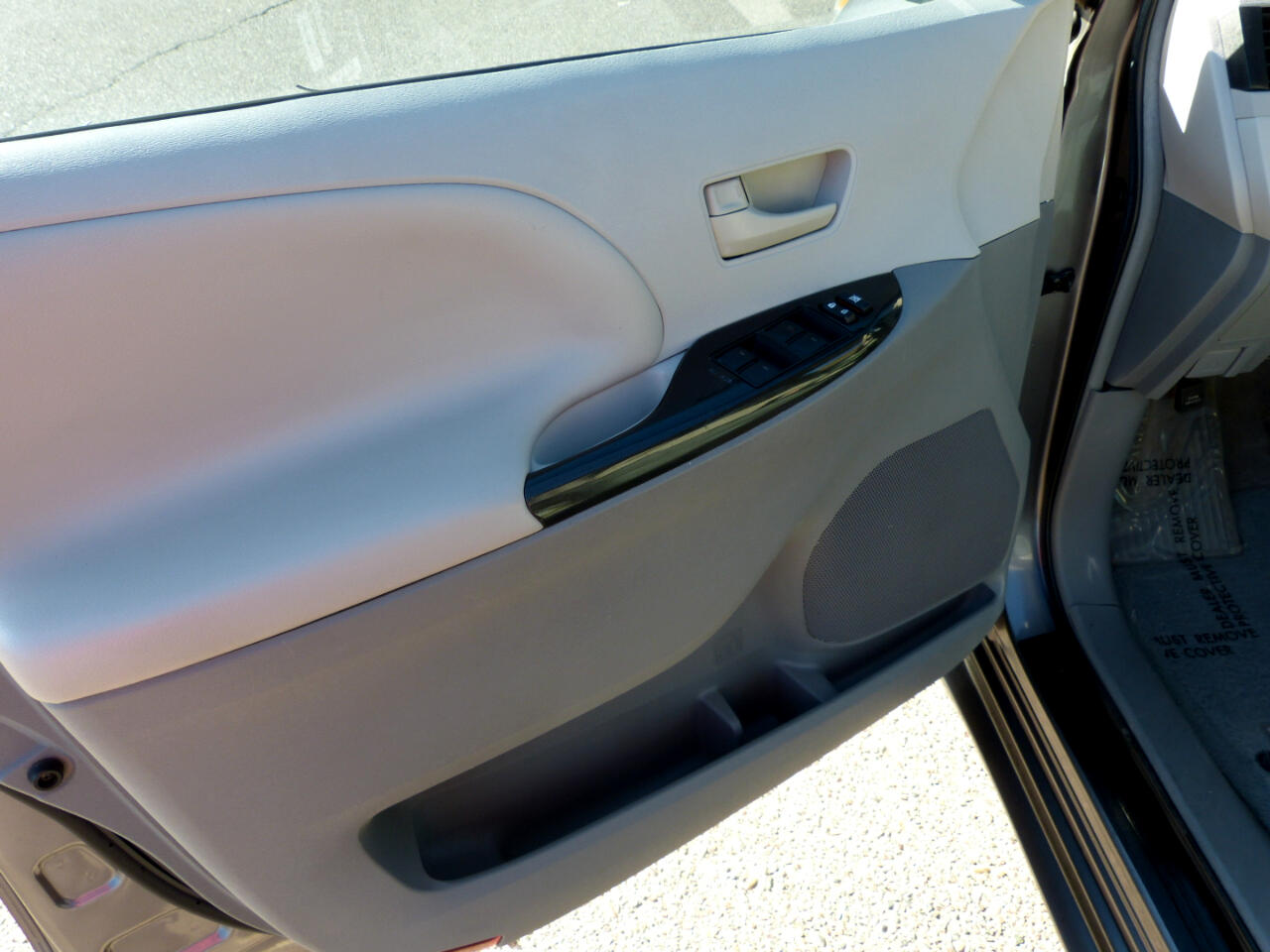 Toyota Sienna FWD 7-Passenger V6 2014