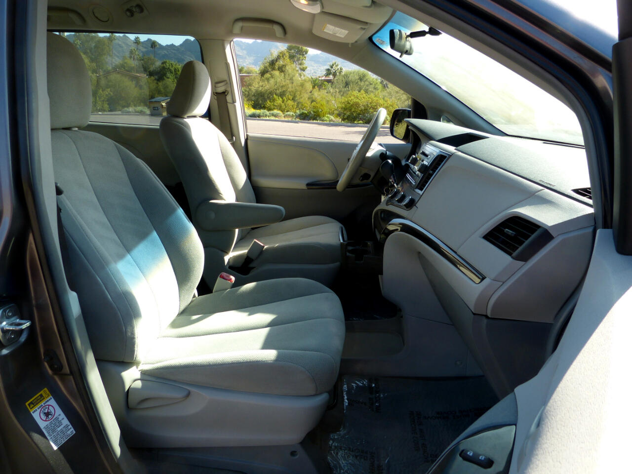 Toyota Sienna FWD 7-Passenger V6 2014