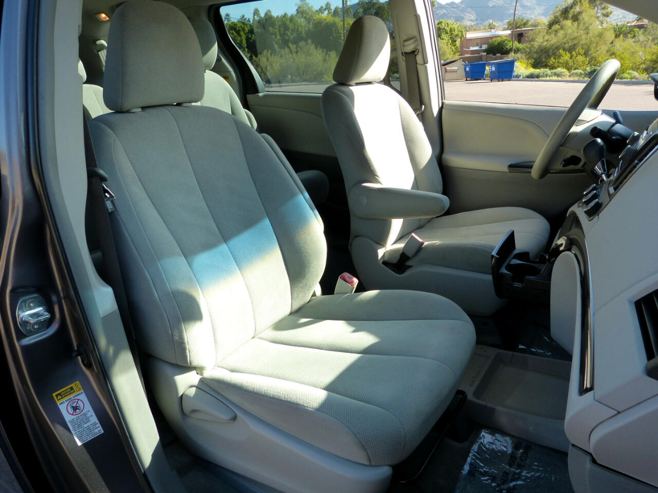 Toyota Sienna FWD 7-Passenger V6 2014