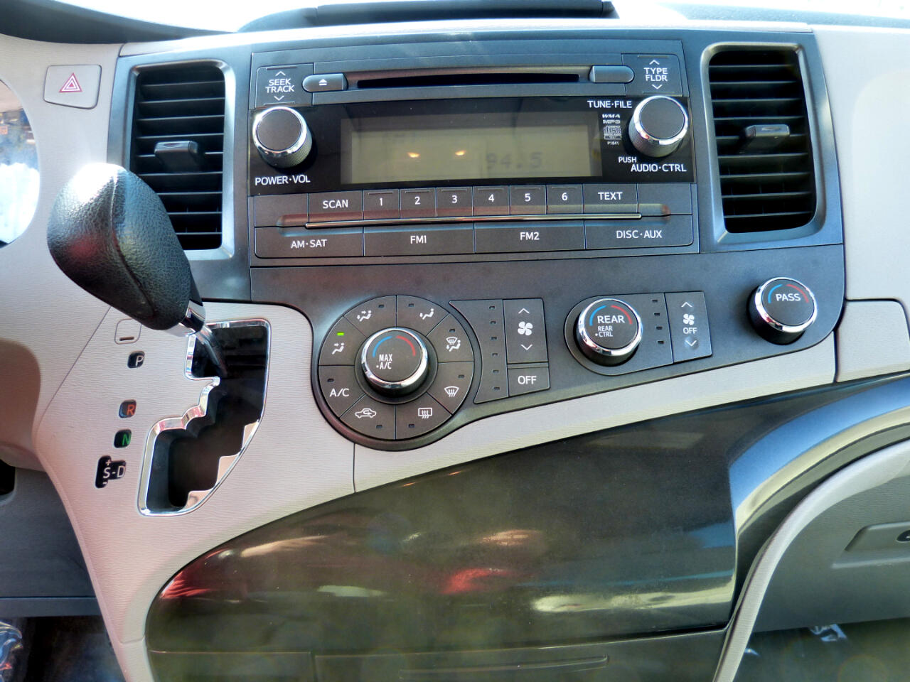 Toyota Sienna FWD 7-Passenger V6 2014