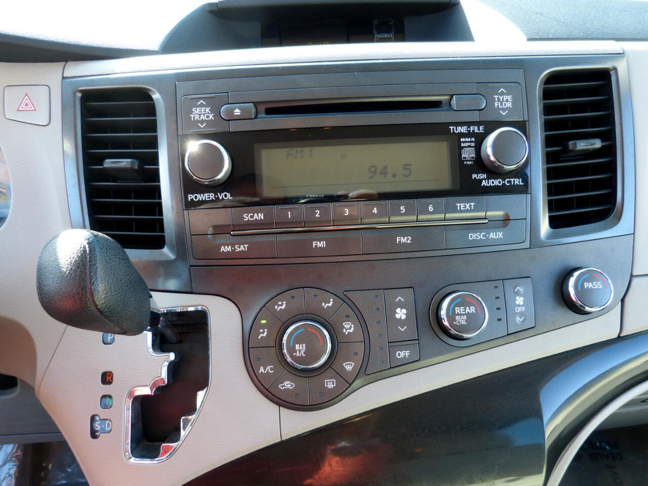 Toyota Sienna FWD 7-Passenger V6 2014