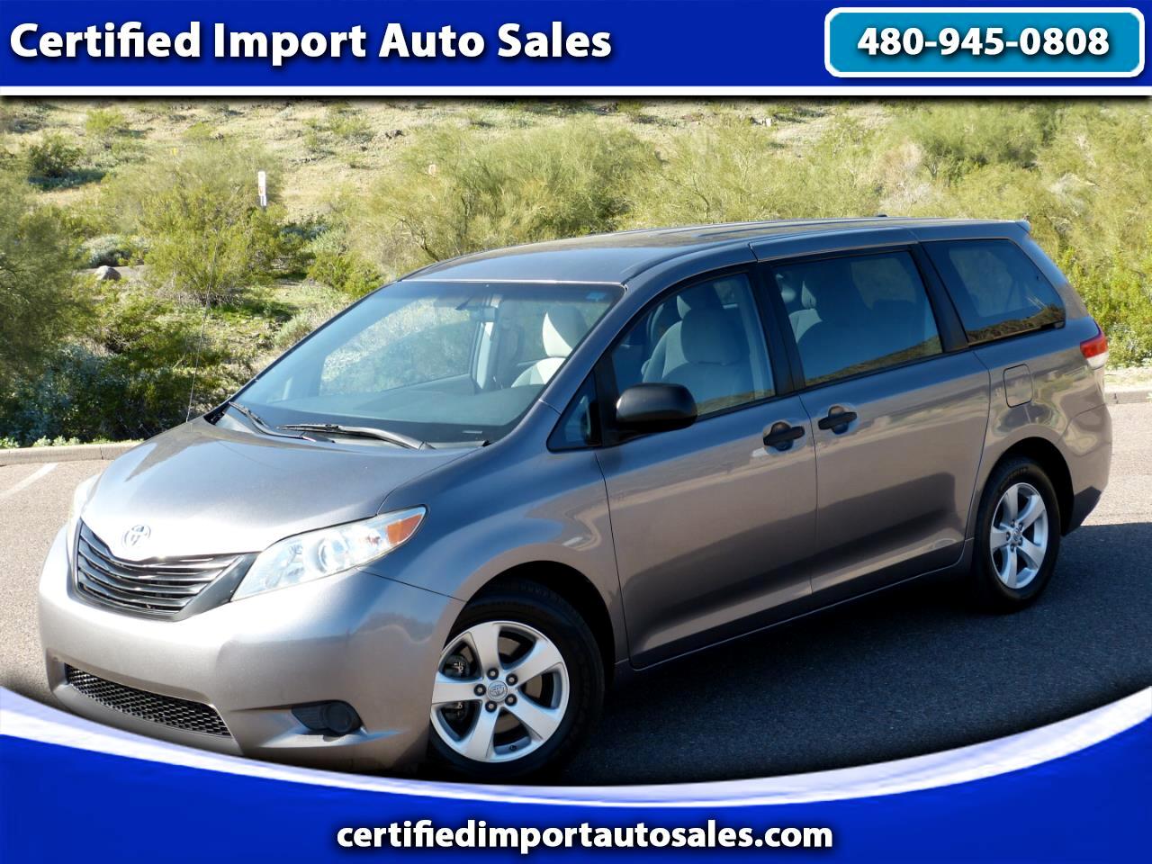 2014 Toyota Sienna L's photo