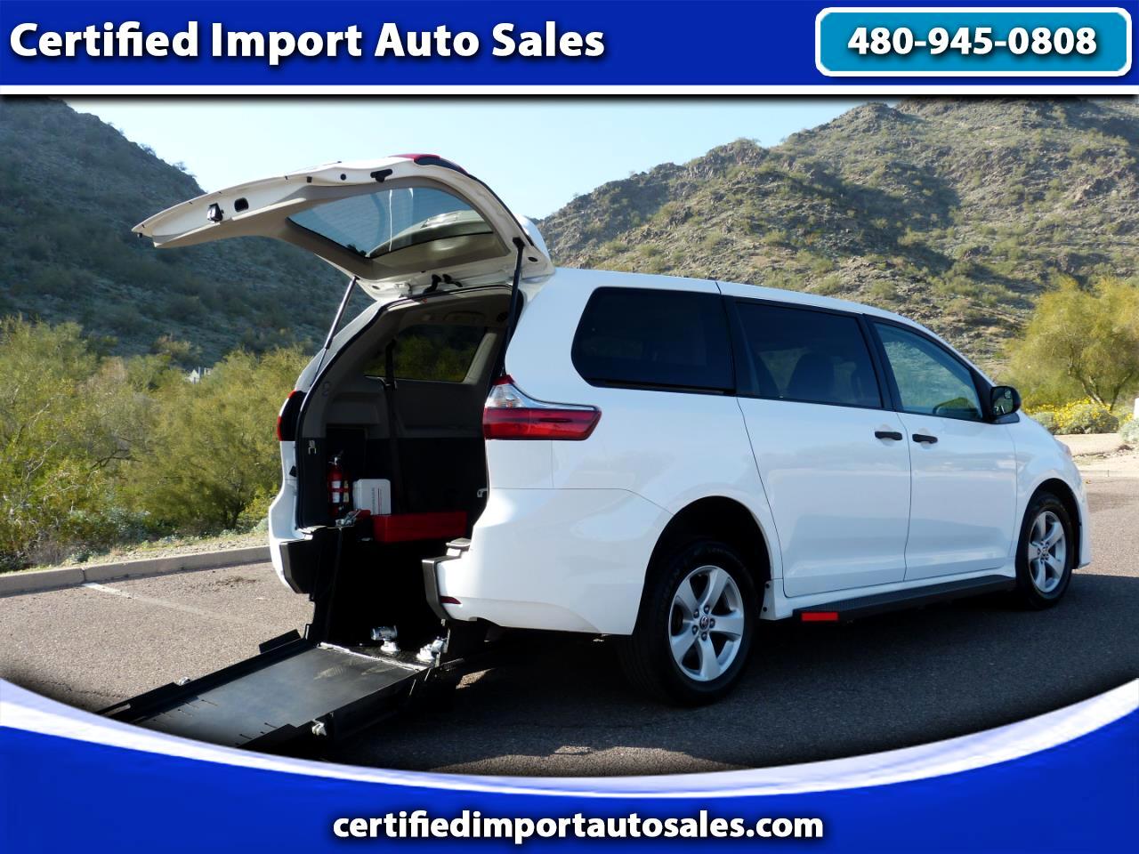 2020 Toyota Sienna L's photo