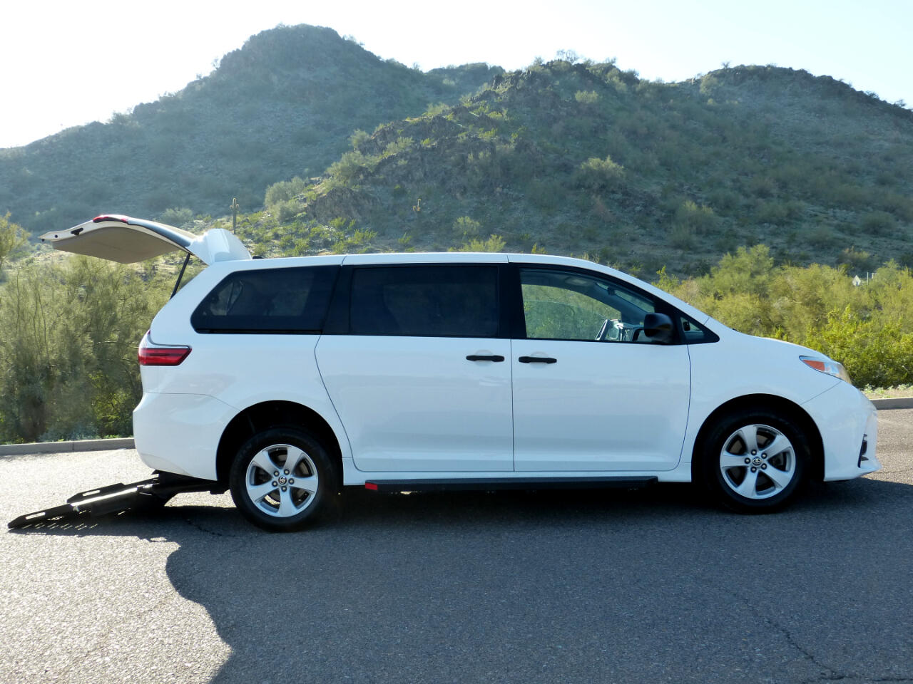 Toyota Sienna  2020