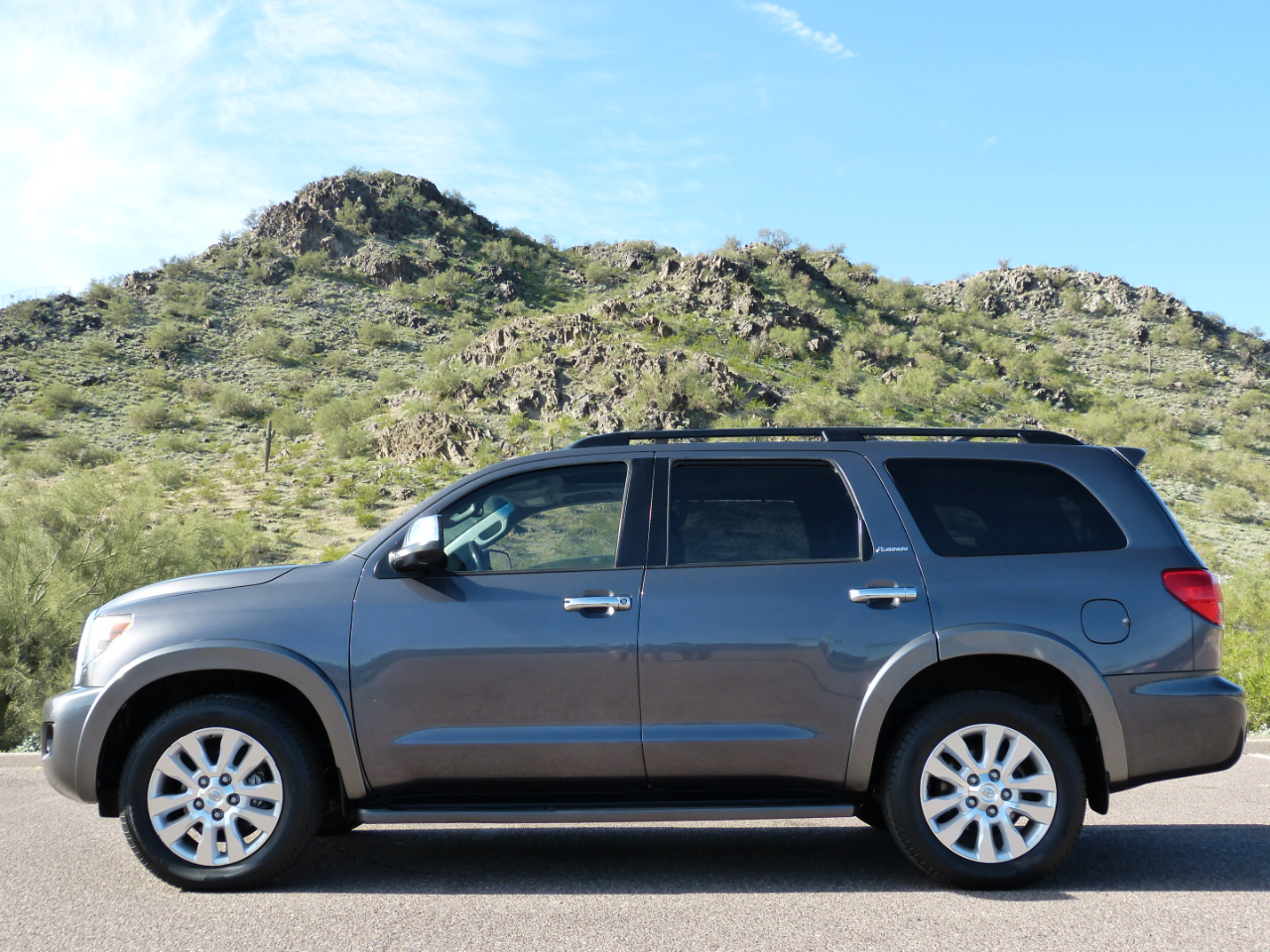 Toyota Sequoia Plantium 2WD 2012