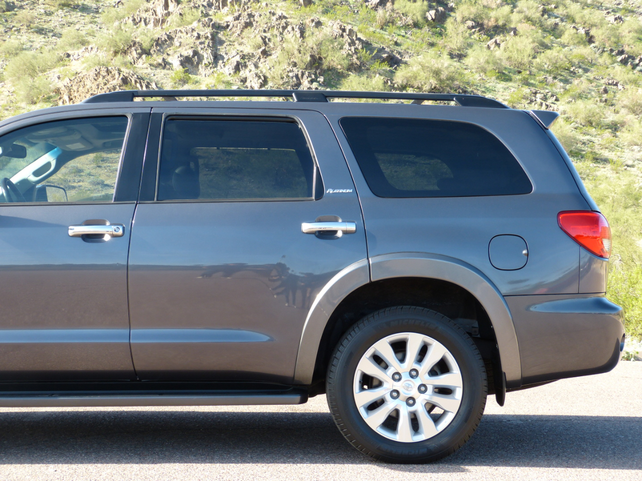 Toyota Sequoia Plantium 2WD 2012
