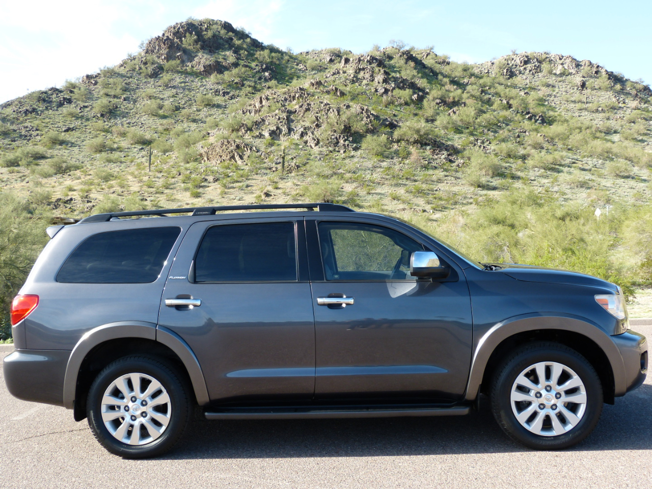 Toyota Sequoia Plantium 2WD 2012