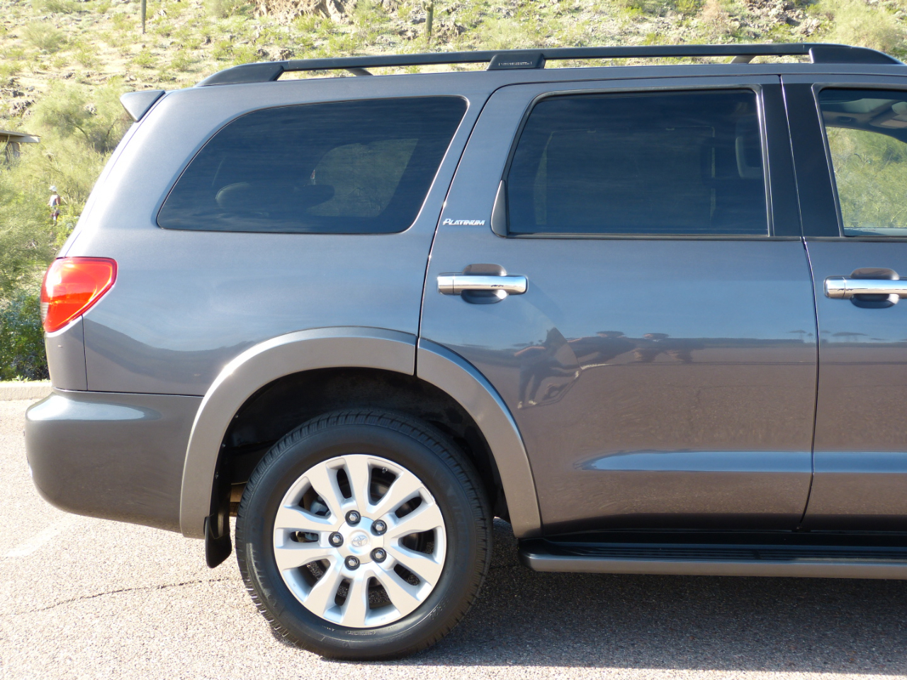 Toyota Sequoia Plantium 2WD 2012