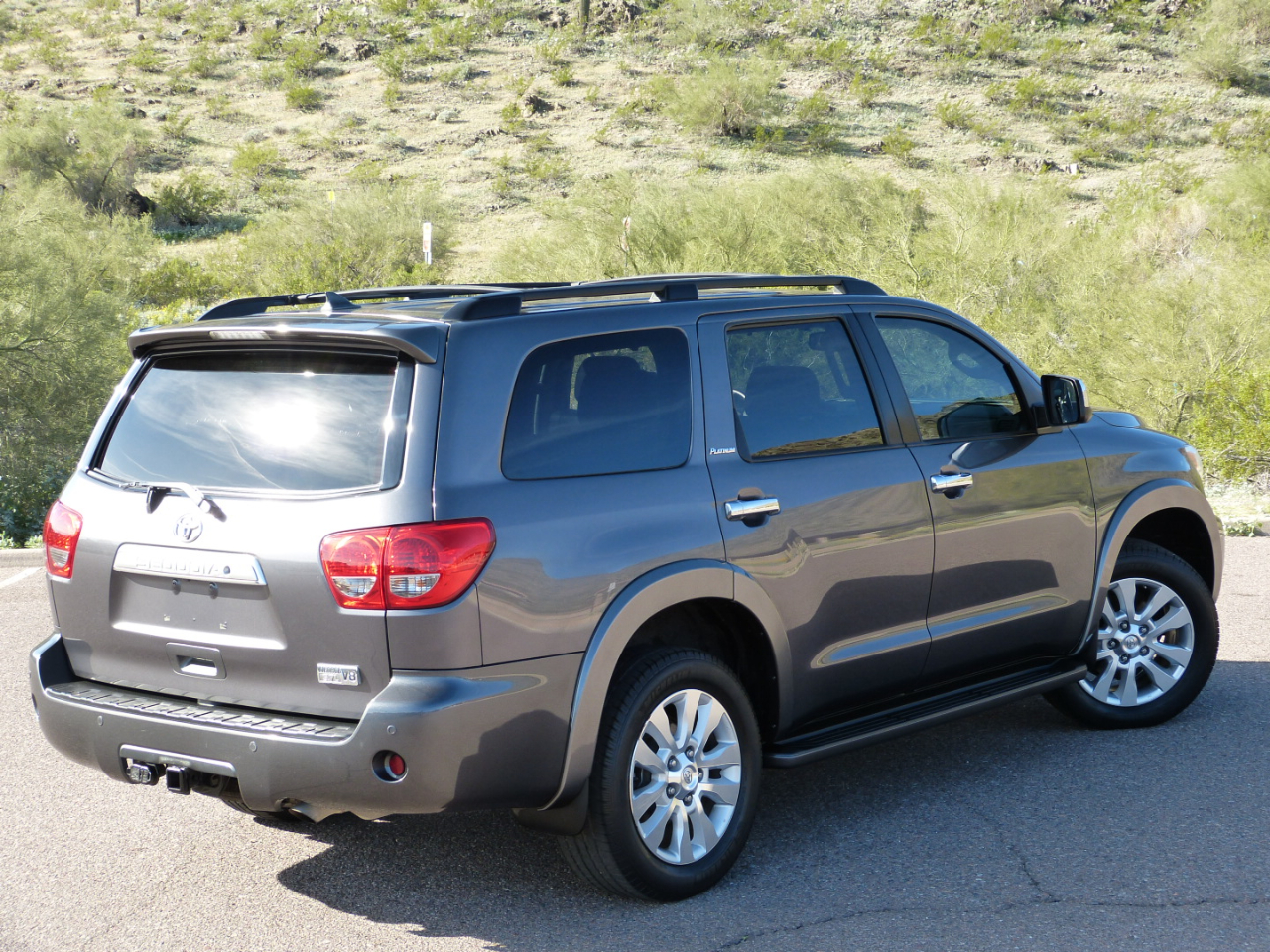 Toyota Sequoia Plantium 2WD 2012