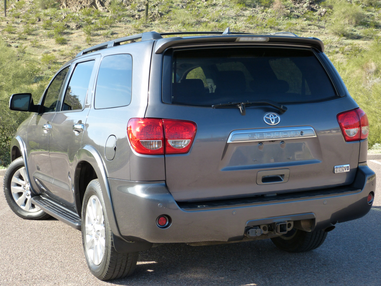 Toyota Sequoia Plantium 2WD 2012