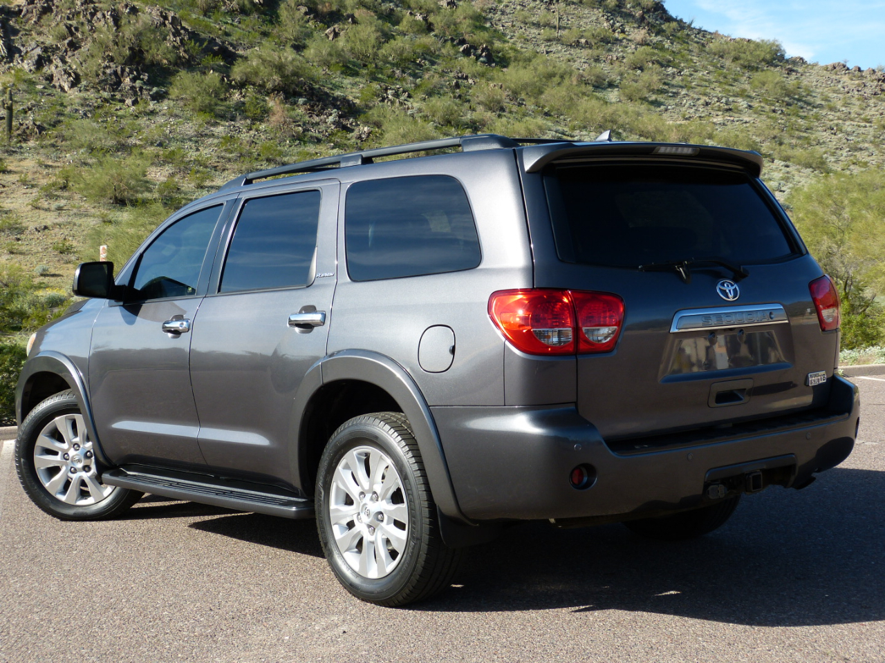 Toyota Sequoia Plantium 2WD 2012
