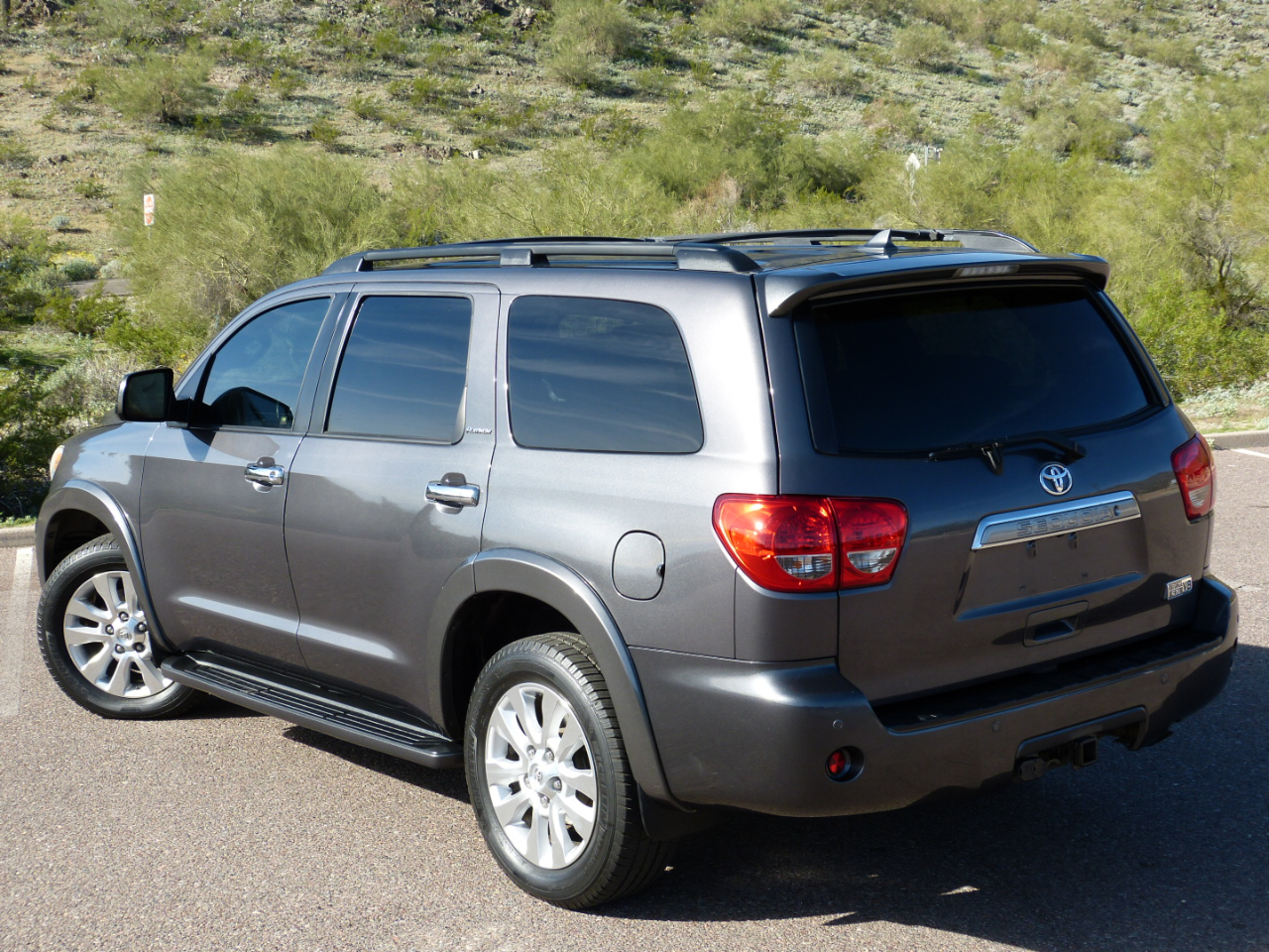 Toyota Sequoia Plantium 2WD 2012