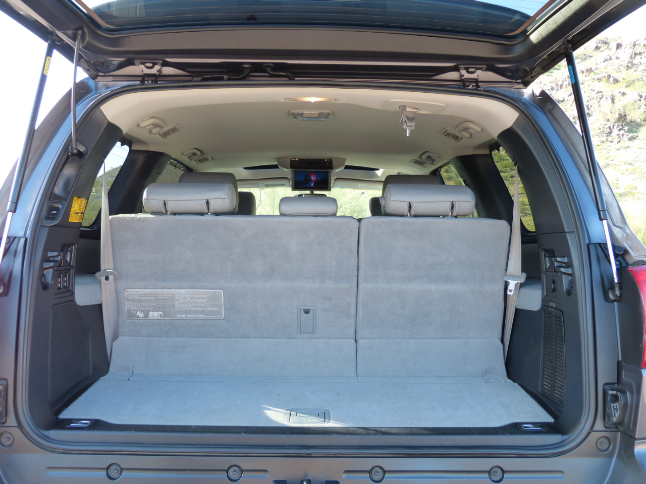 Toyota Sequoia Plantium 2WD 2012