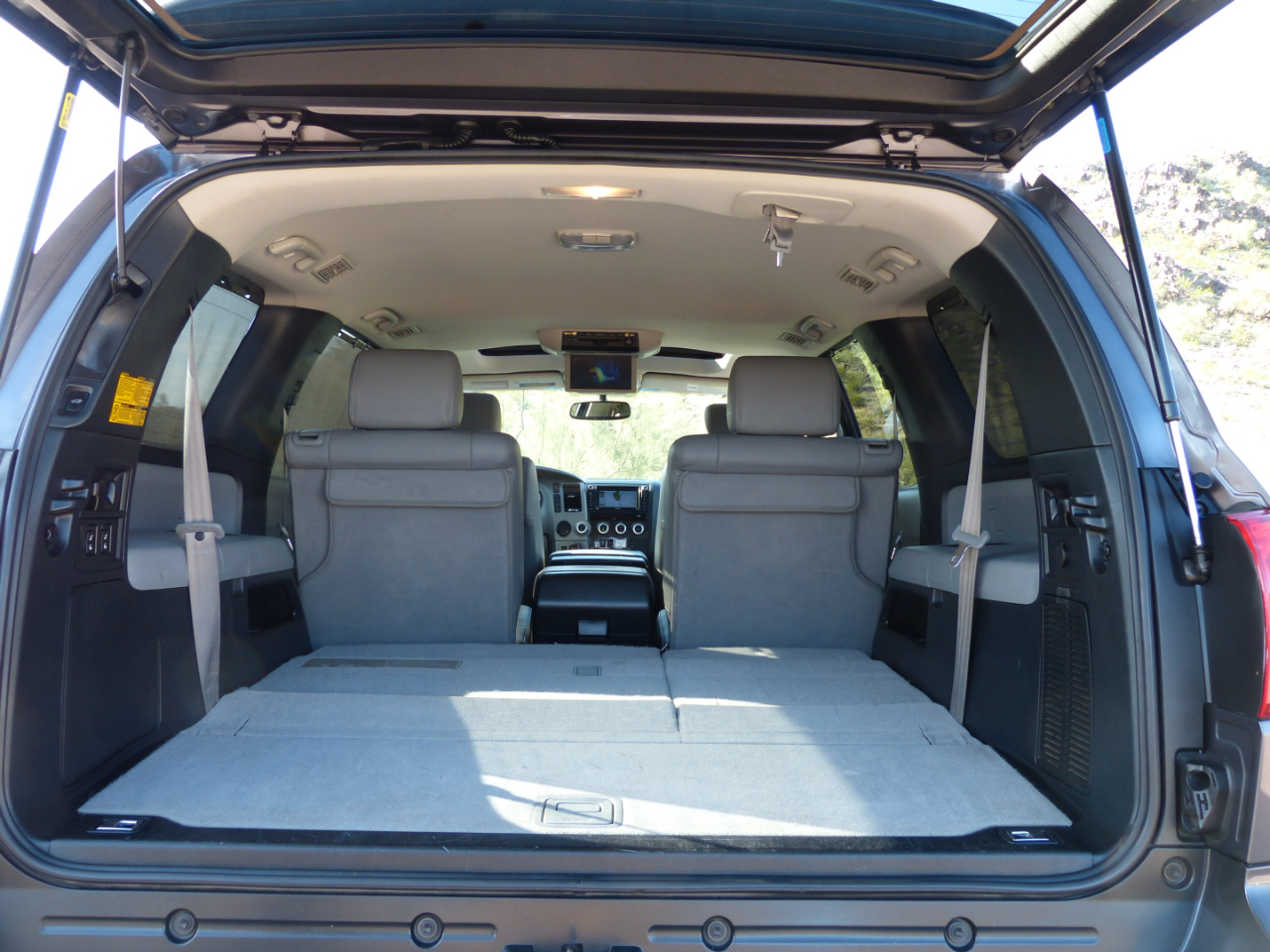 Toyota Sequoia Plantium 2WD 2012