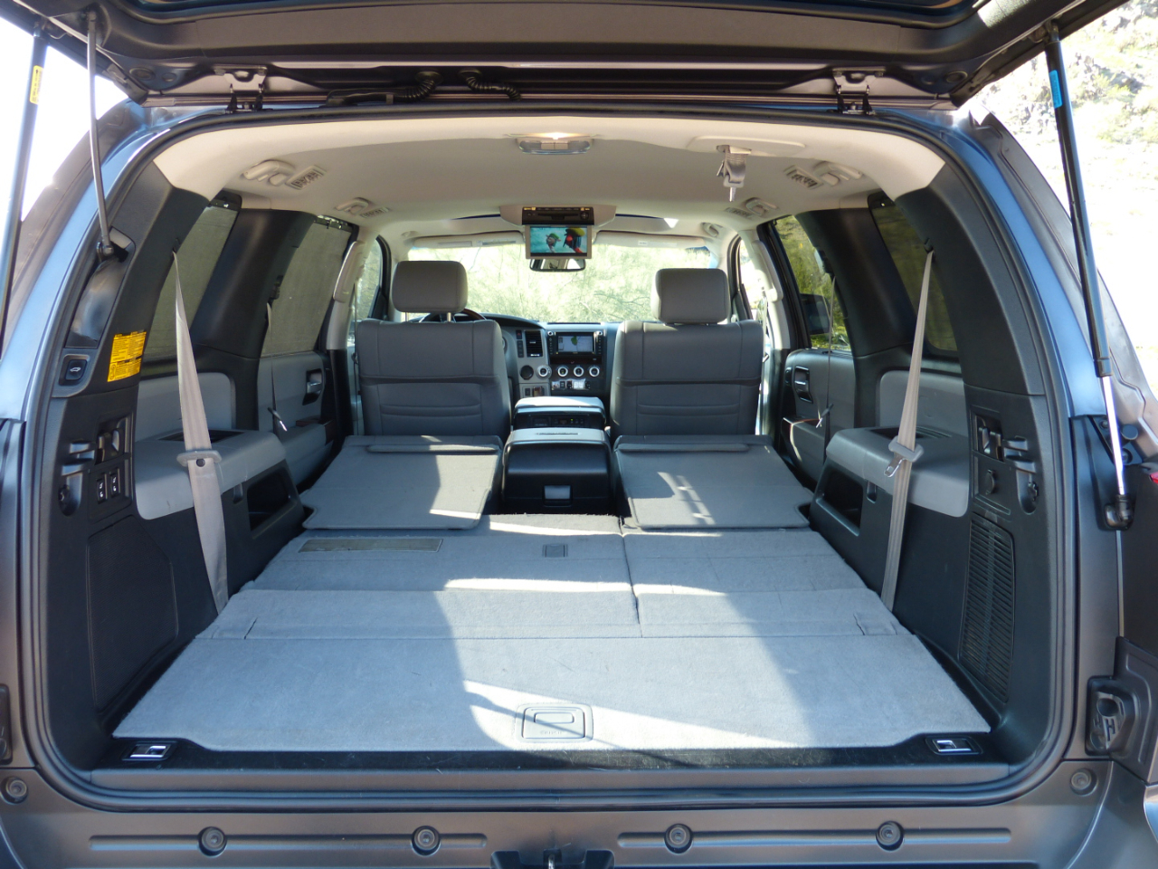 Toyota Sequoia Plantium 2WD 2012