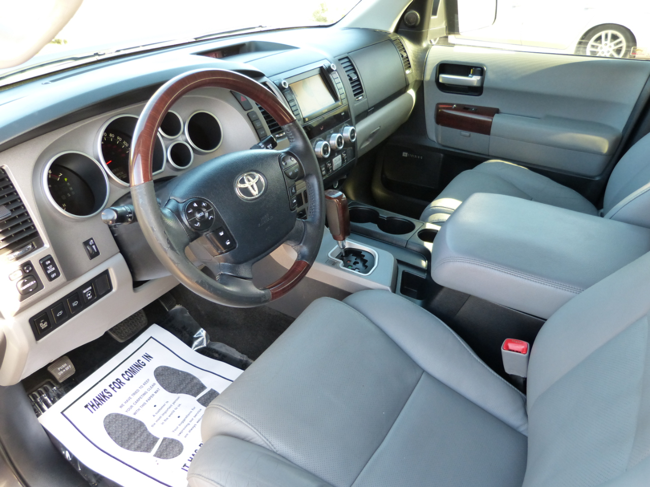 Toyota Sequoia Plantium 2WD 2012