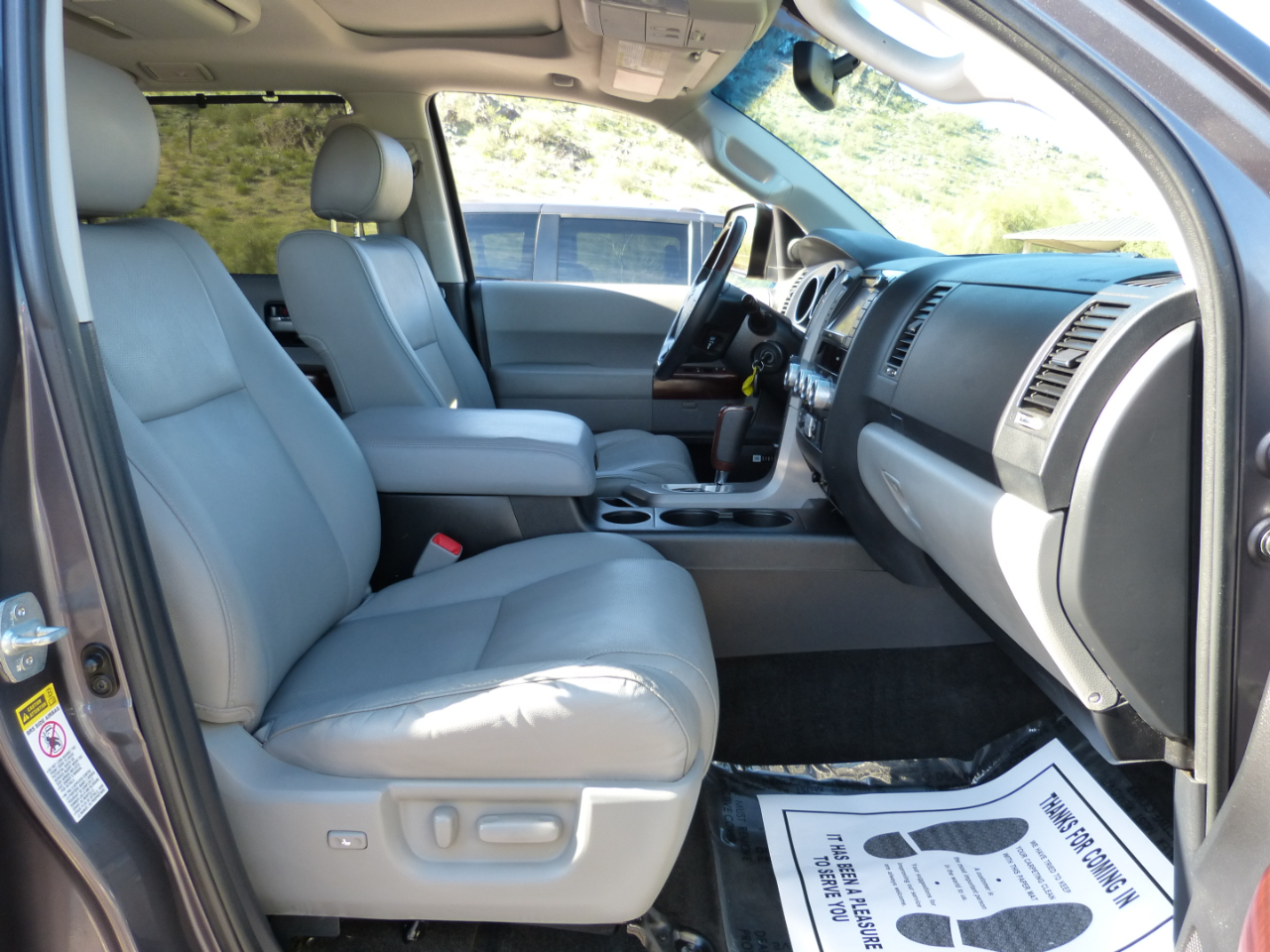 Toyota Sequoia Plantium 2WD 2012