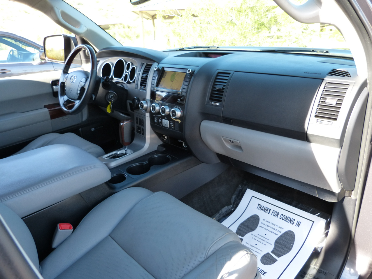 Toyota Sequoia Plantium 2WD 2012