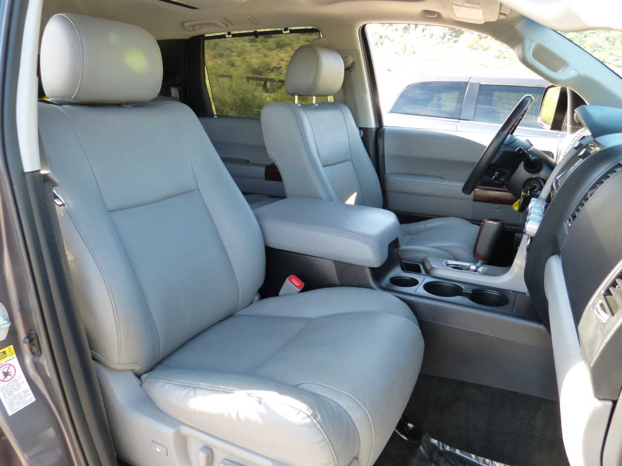 Toyota Sequoia Plantium 2WD 2012