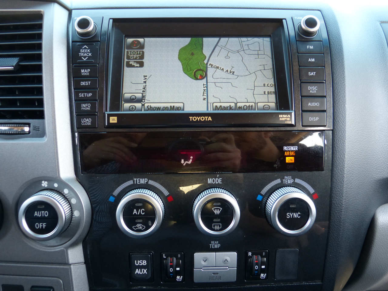 Toyota Sequoia Plantium 2WD 2012