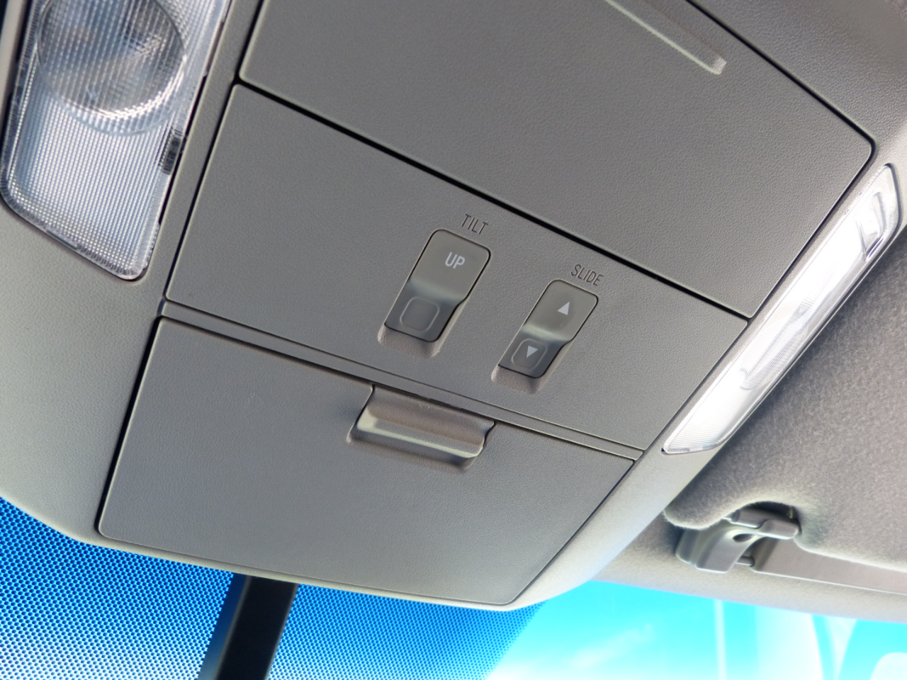 Toyota Sequoia Plantium 2WD 2012