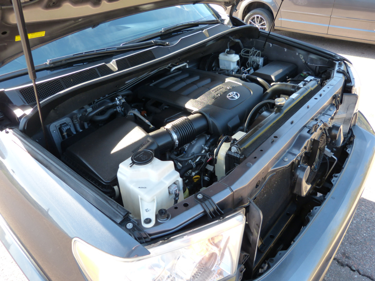 Toyota Sequoia Plantium 2WD 2012