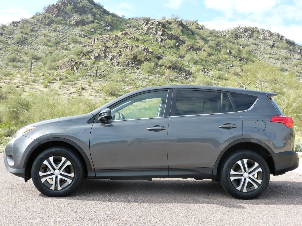Toyota RAV4 LE AWD 2015