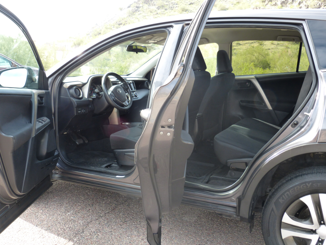 Toyota RAV4 LE AWD 2015