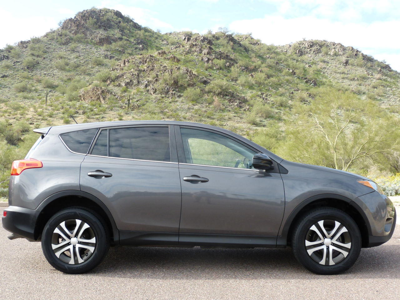 Toyota RAV4 LE AWD 2015