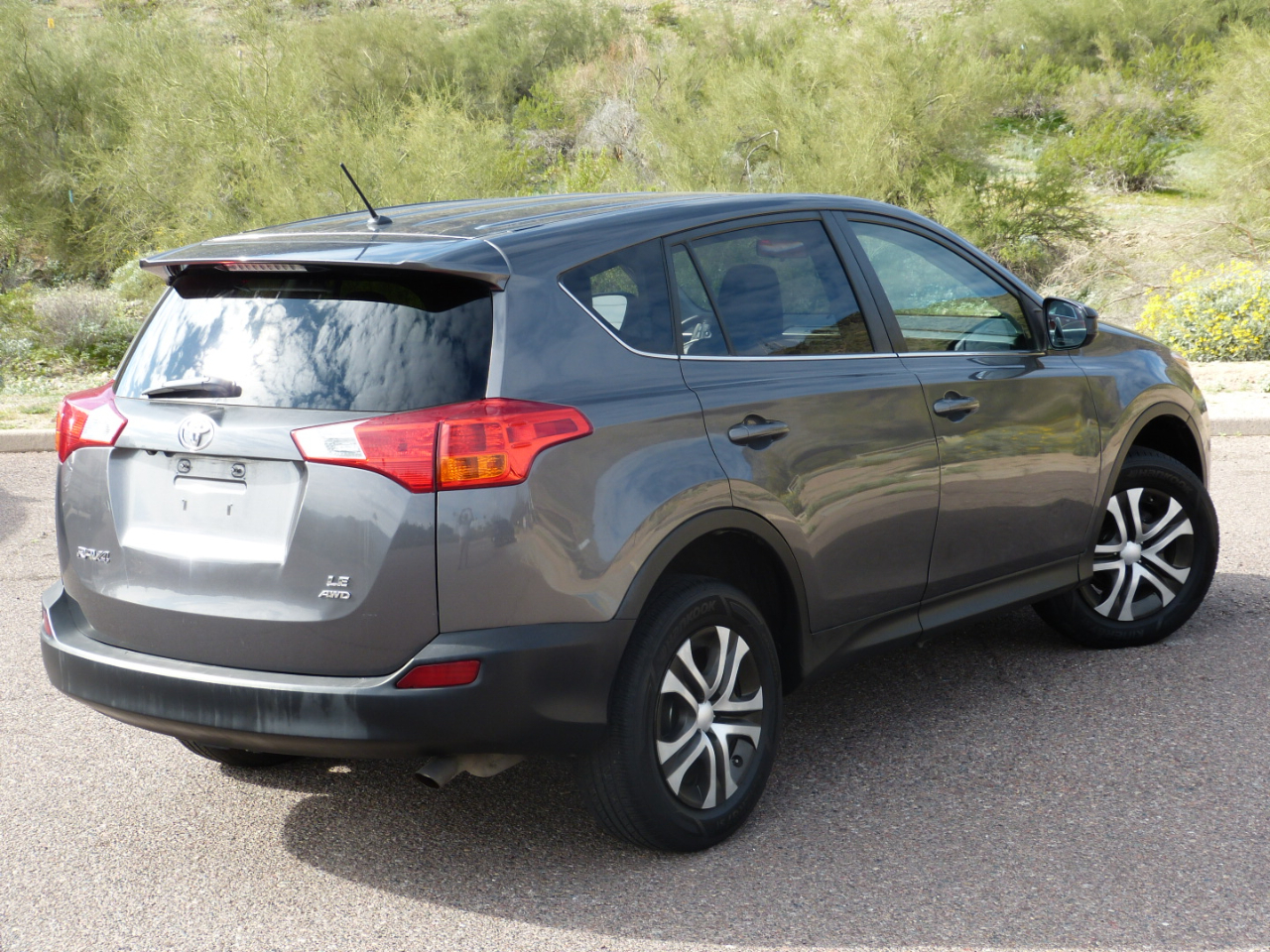 Toyota RAV4 LE AWD 2015